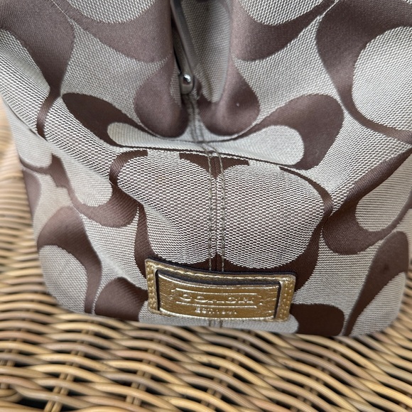 Coach SIgnature  Handbag Purse Large "C" Satchel Tote Gold Tone Trim w/ Hangtag - Picture 8 of 11